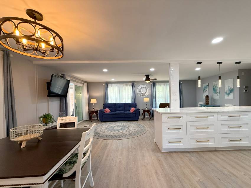 7711 Lakeshore Dr a Ellenton, FL Mobile or Manufactured Home for Sale